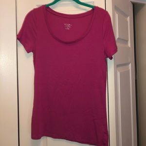 pink t shirt (never worn)
